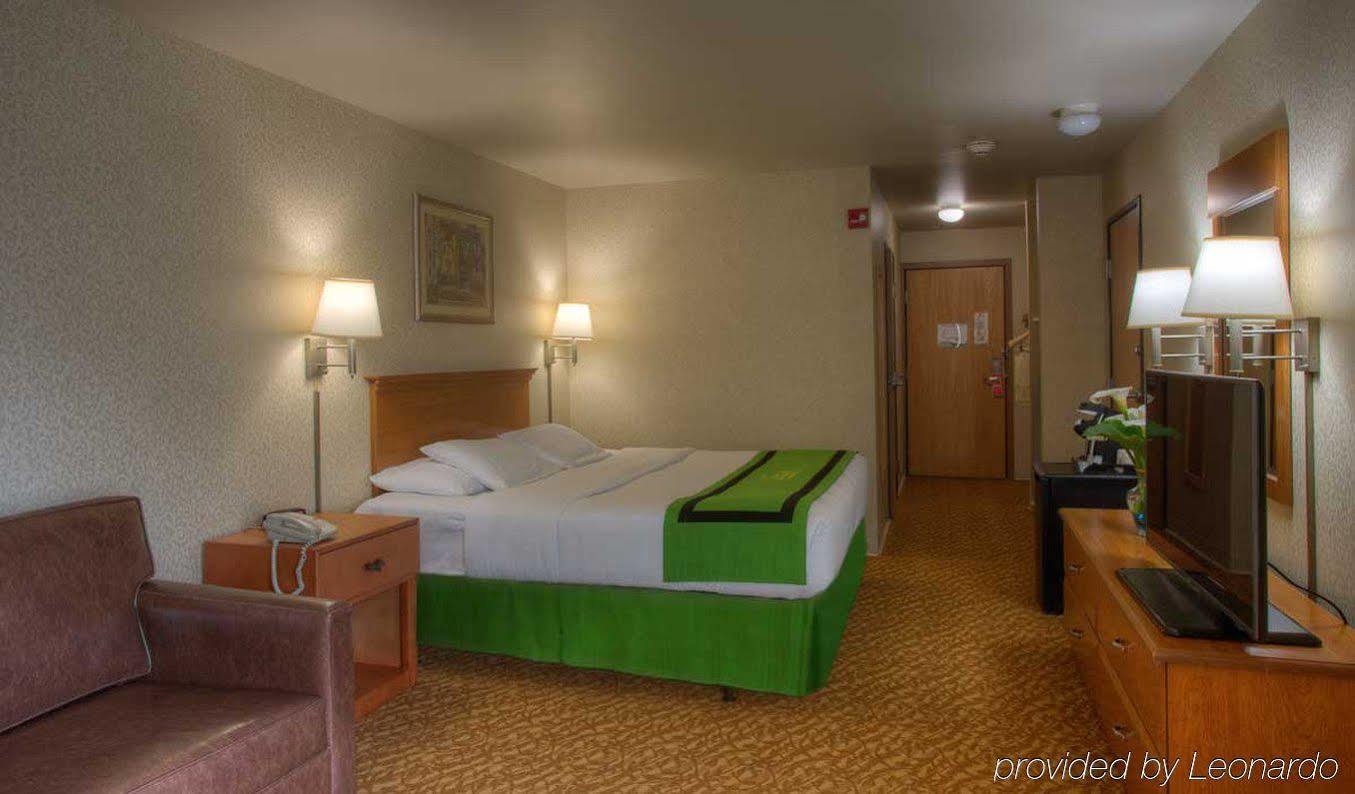 Quinault Sweet Grass Hotel 维景湾畔 外观 照片